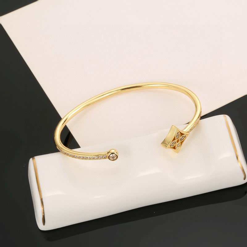 LV Bracelet 03yxs241 (3)