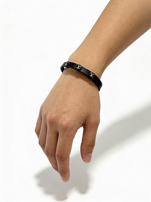 LV Bracelet 03yxs246 (6)