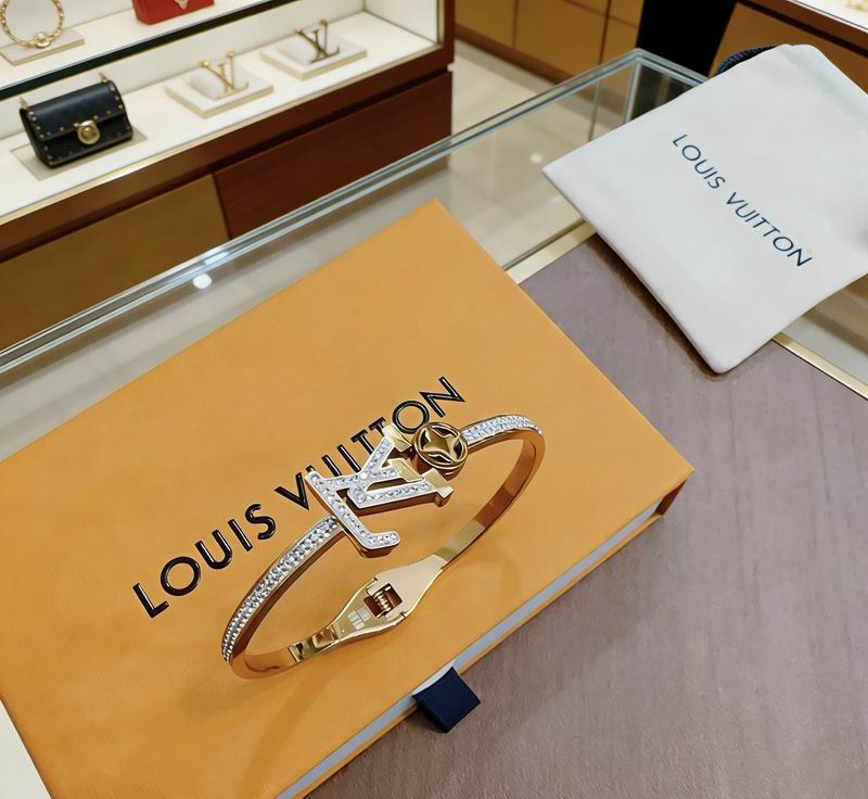 LV Bracelet 03yxs253 (4)
