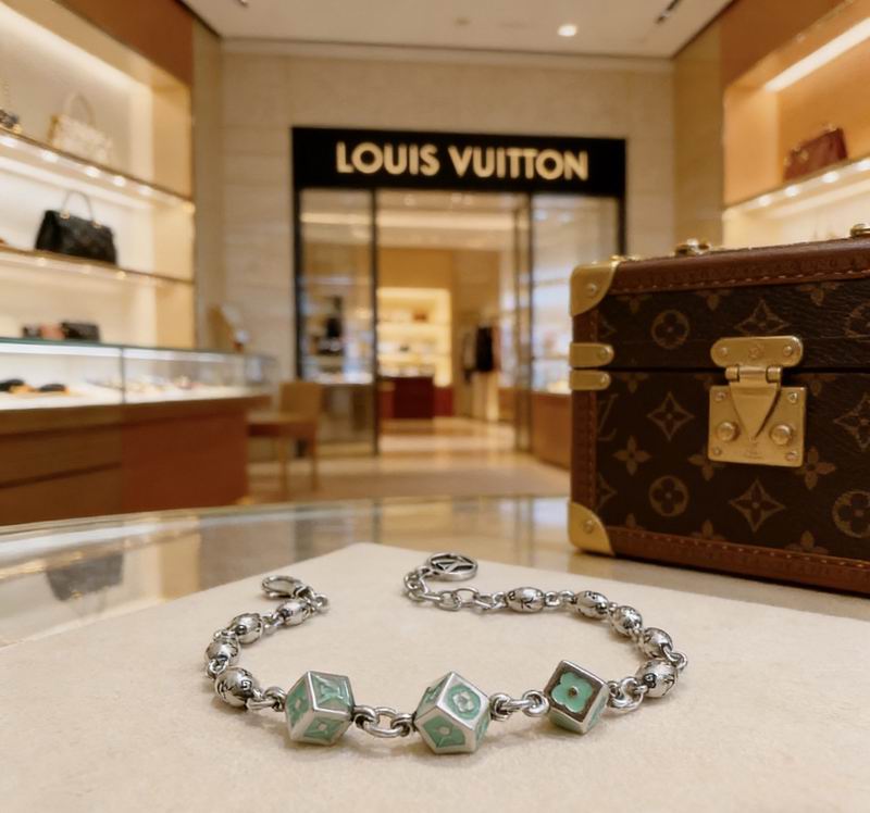 LV Bracelet 03yxs254 (1)