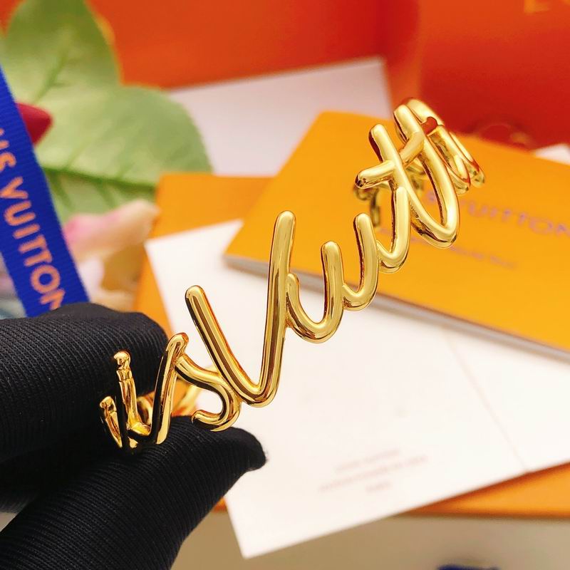 LV Bracelet 03yxs257 (1)