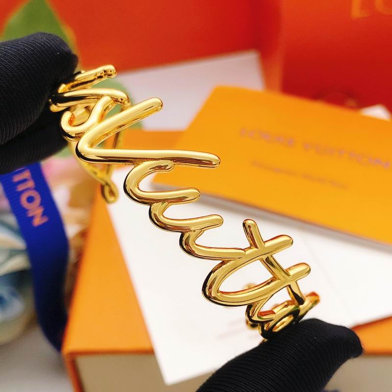 LV Bracelet 03yxs257 (2)