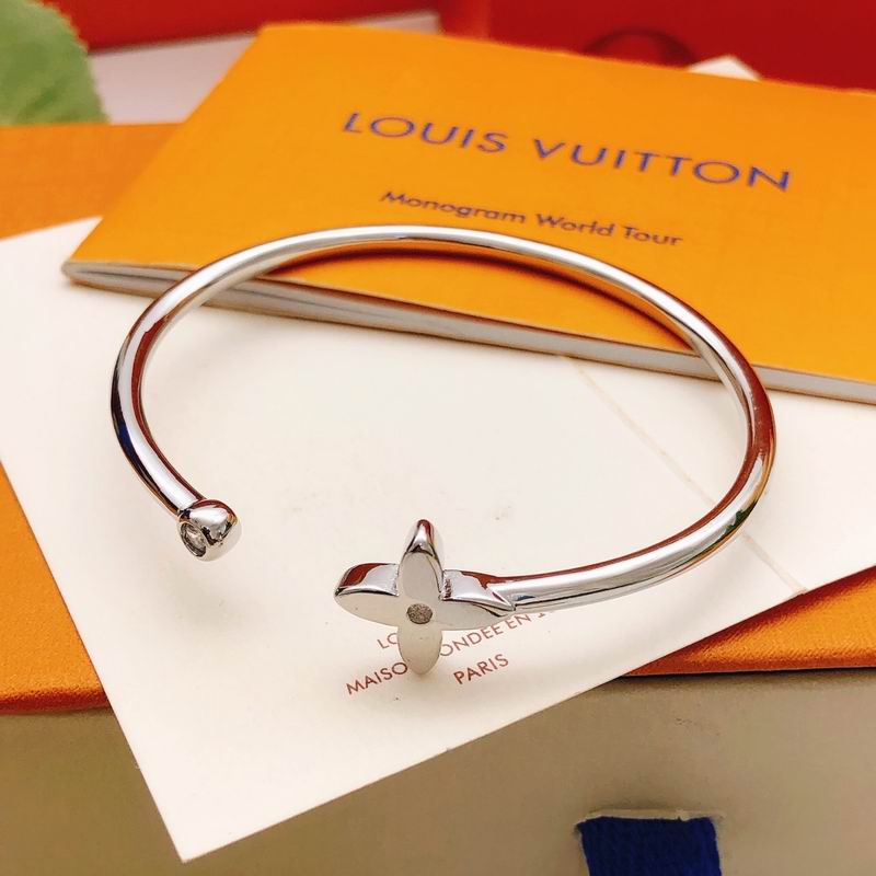 LV Bracelet 03yxs259 (4)