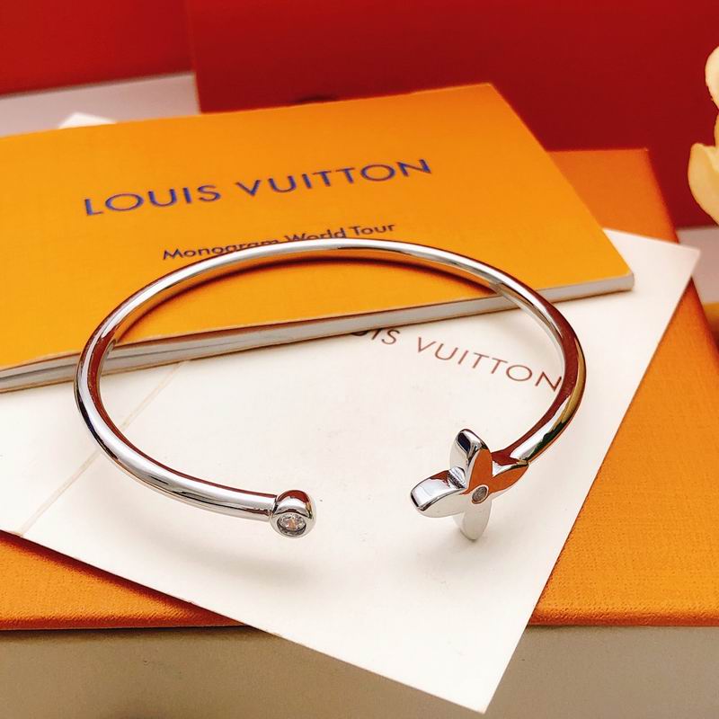 LV Bracelet 03yxs259 (5)