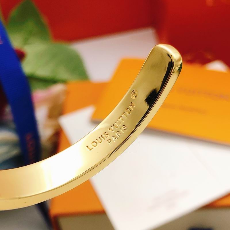 LV Bracelet 03yxs260 (5)