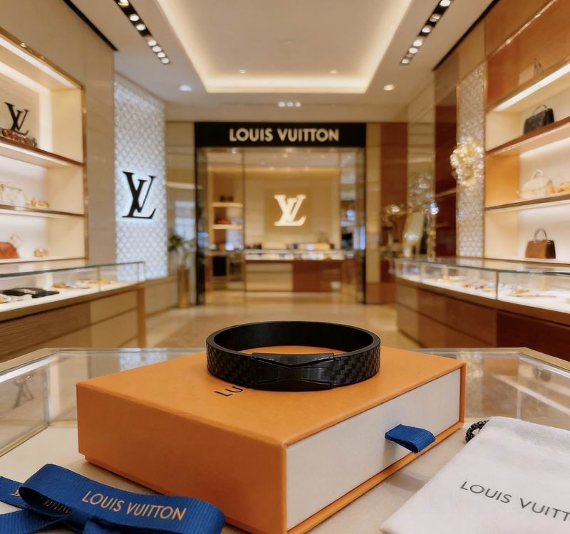 LV Bracelet 03yxs262 (1)
