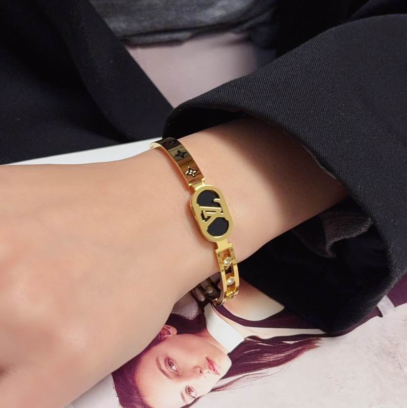 LV Bracelet 03yxs266 (8)