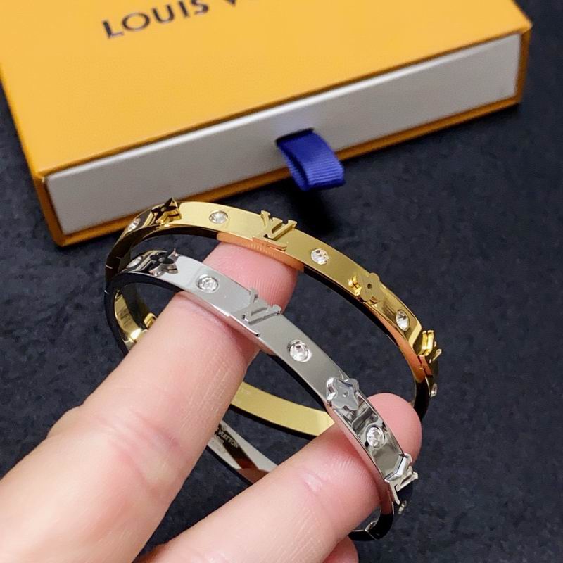LV Bracelet 03yxs267 (1)