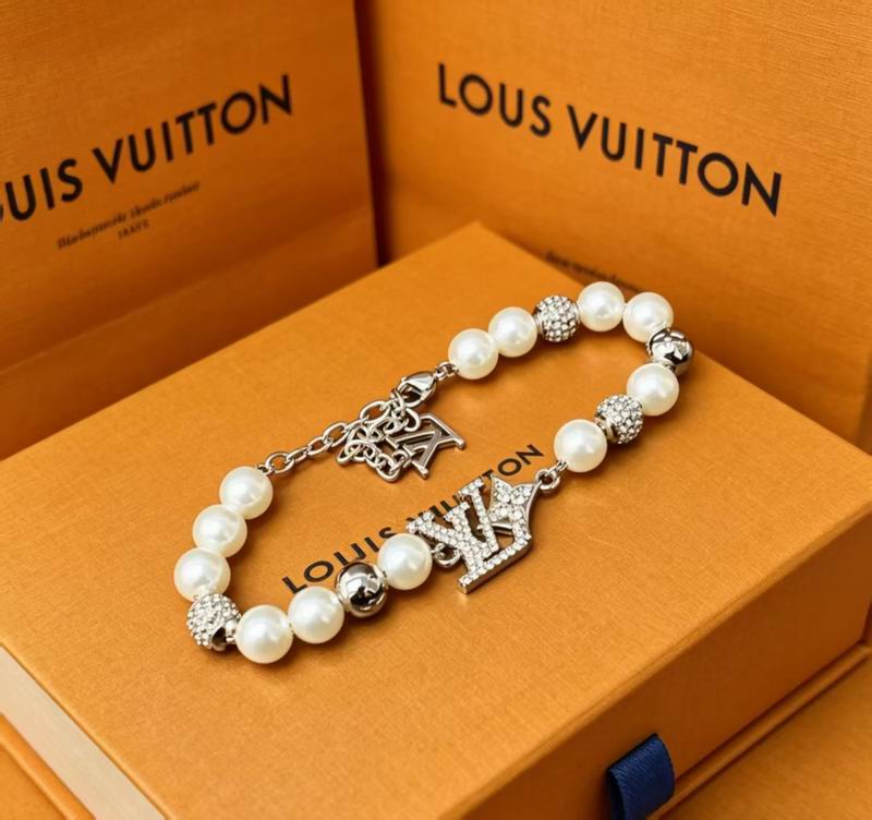 LV Bracelet 03yxs268 (1)