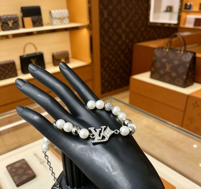LV Bracelet 03yxs268 (3)