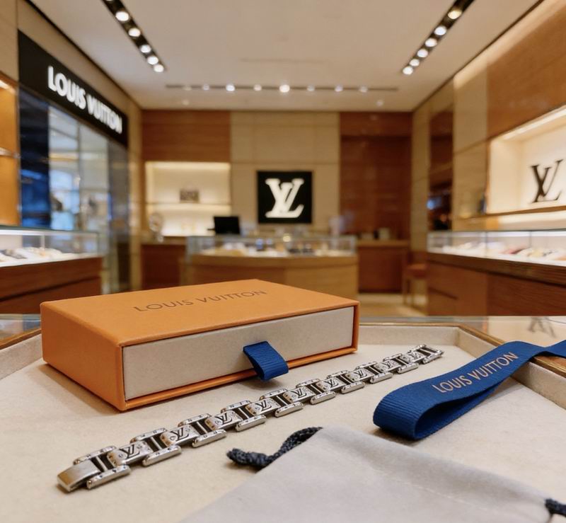 LV Bracelet 03yxs272 (5)
