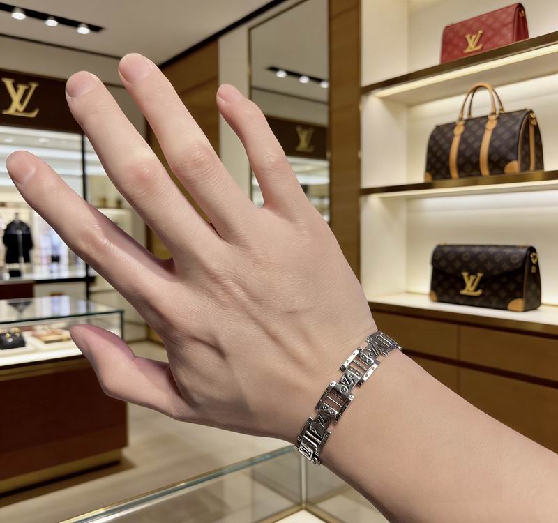LV Bracelet 03yxs272 (7)