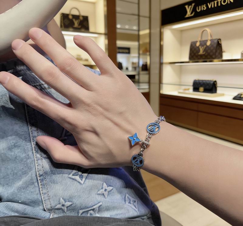 LV Bracelet 03yxs274 (8)