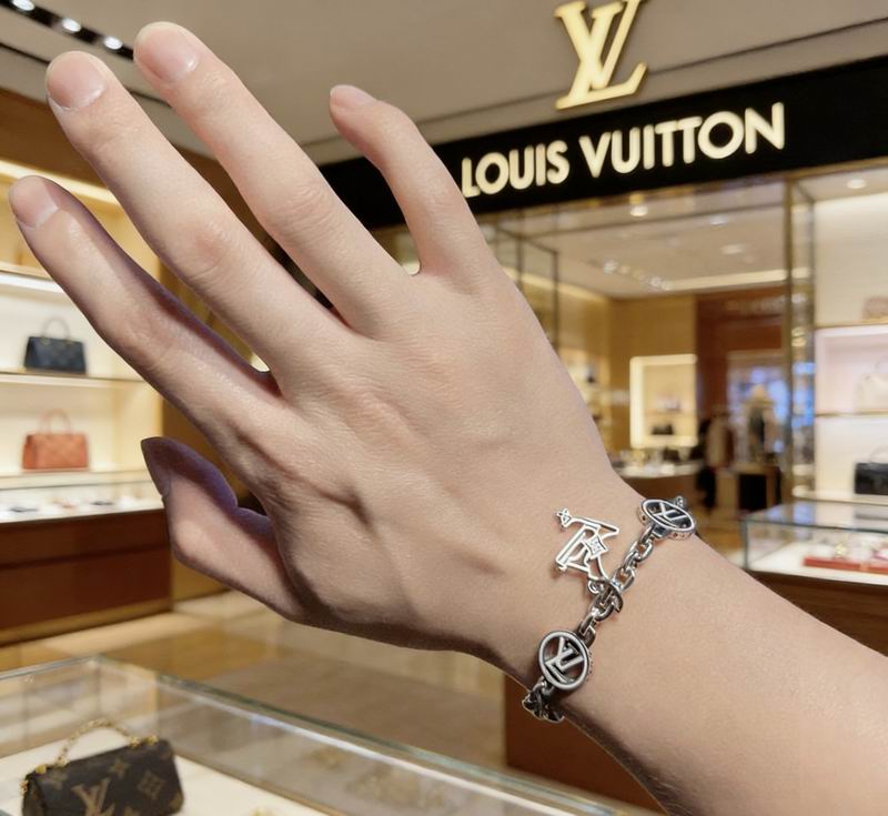 LV Bracelet 03yxs278 (3)