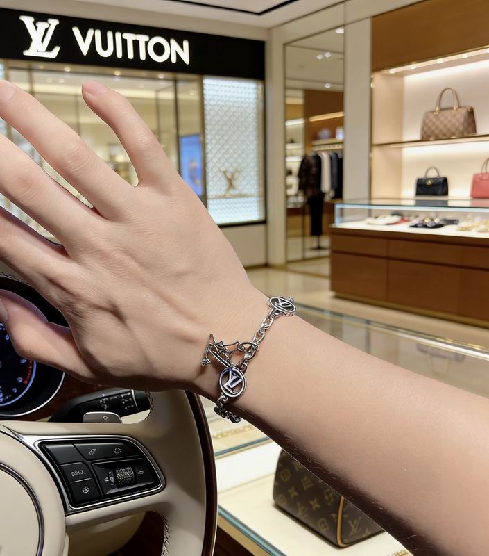 LV Bracelet 03yxs278 (7)