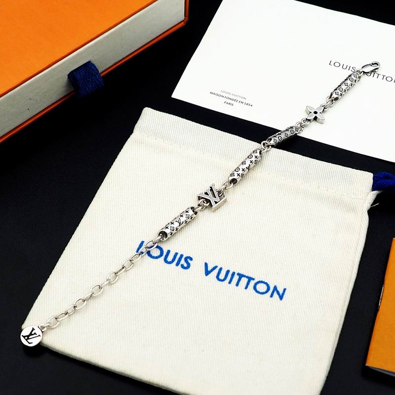 LV Bracelet 03yxs280 (7)
