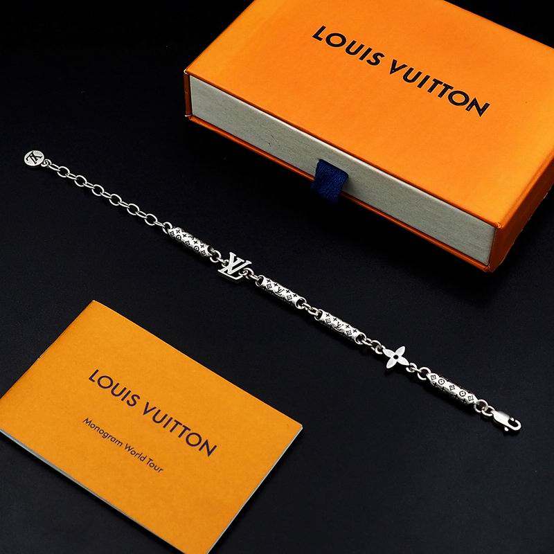 LV Bracelet 03yxs280 (9)