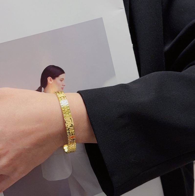 LV Bracelet 03yxs285 (2)