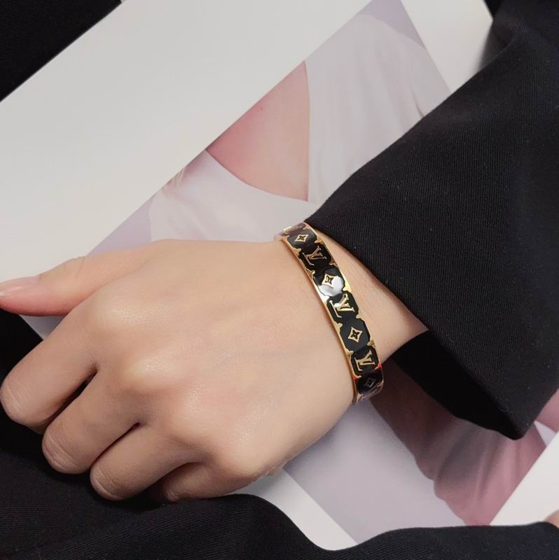 LV Bracelet 03yxs292 (1)