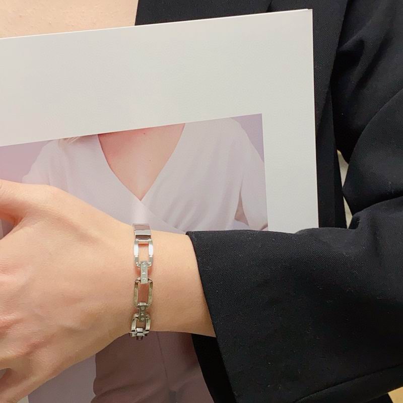 LV Bracelet 03yxs293 (2)