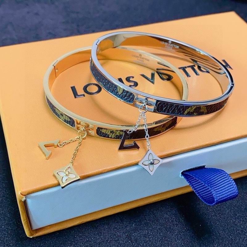 LV Bracelet 03yxs294 (1)