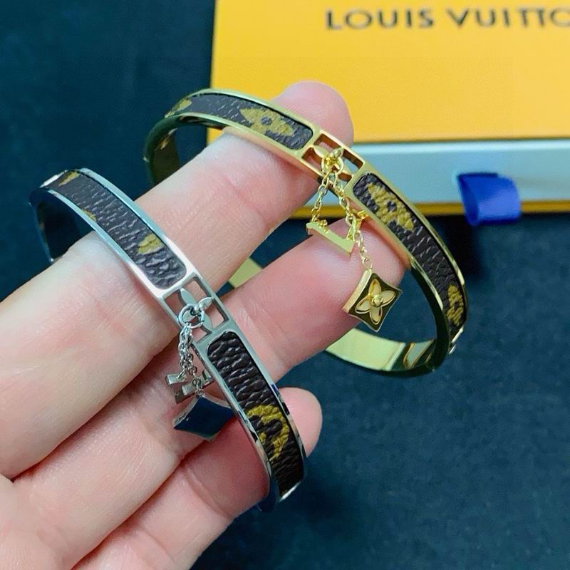 LV Bracelet 03yxs294 (8)