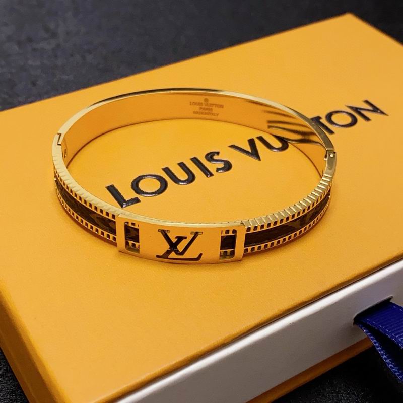 LV Bracelet 03yxs295 (2)