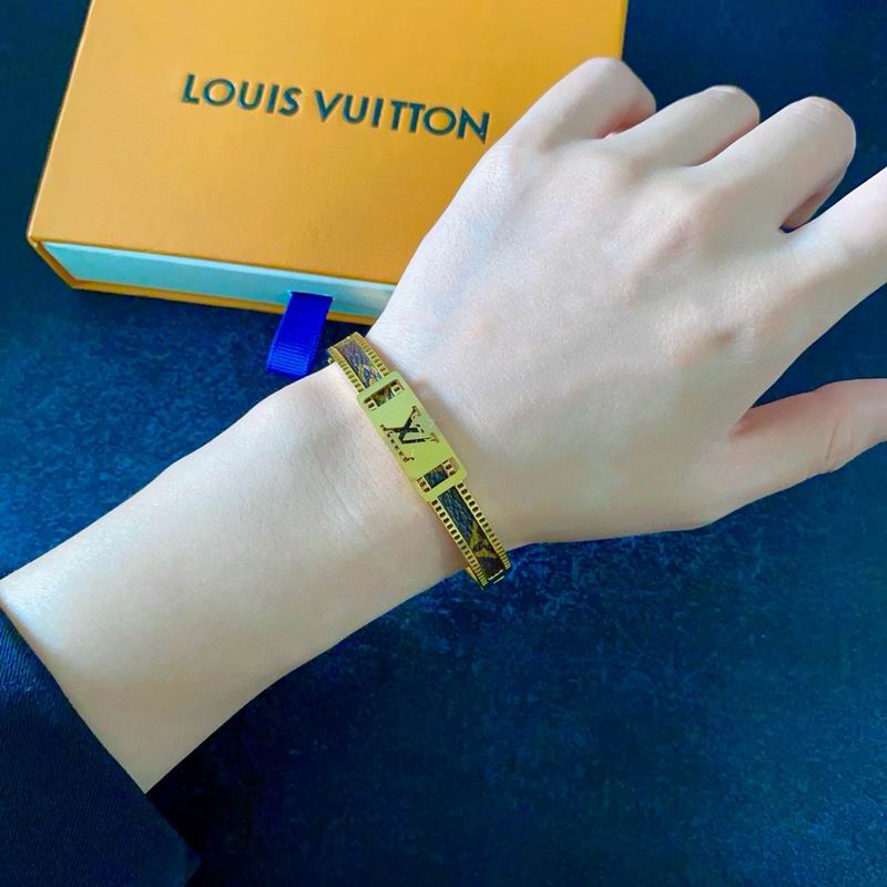 LV Bracelet 03yxs295 (8)