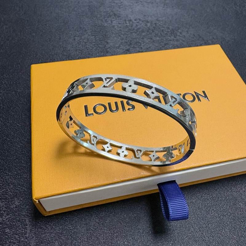 LV Bracelet 03yxs296 (4)
