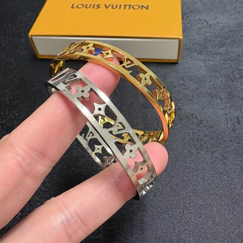 LV Bracelet 03yxs296 (8)