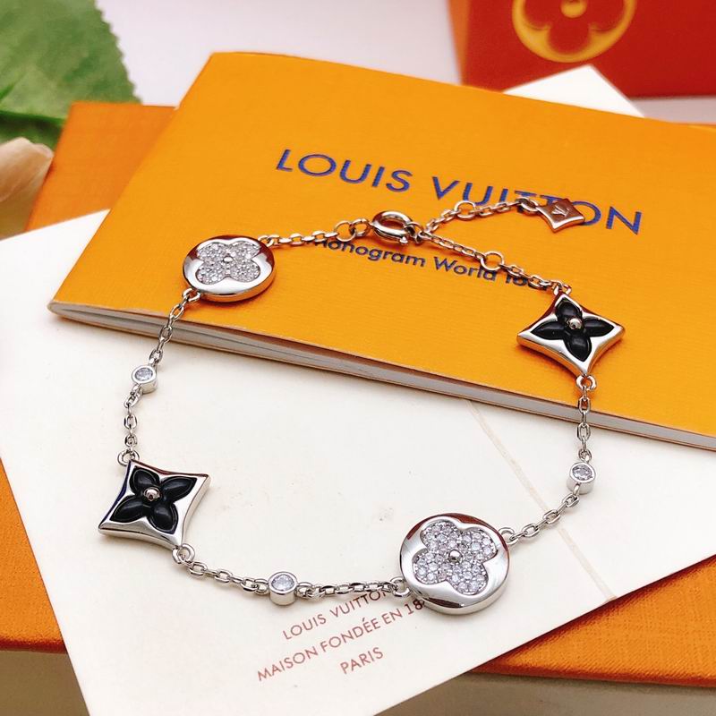 LV Bracelet 03yxs300 (10)