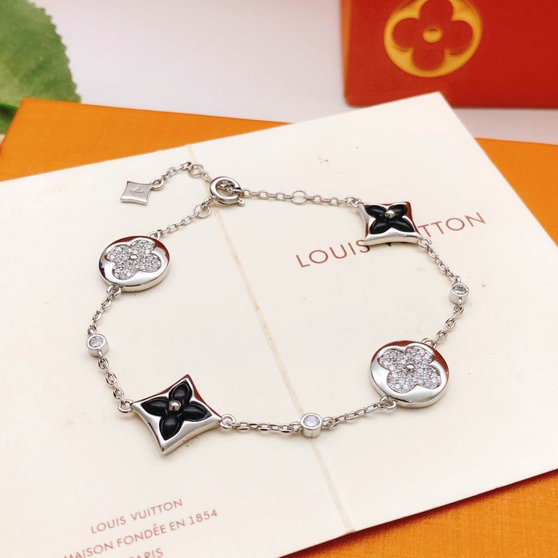 LV Bracelet 03yxs300 (11)
