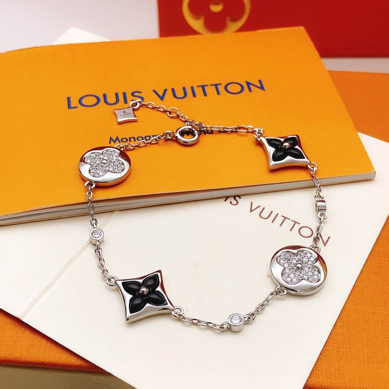 LV Bracelet 03yxs300 (7)