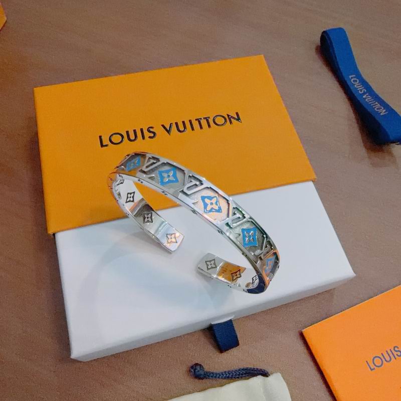LV Bracelet 03yxs304 (10)
