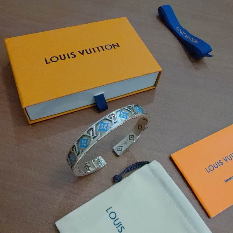 LV Bracelet 03yxs304 (12)