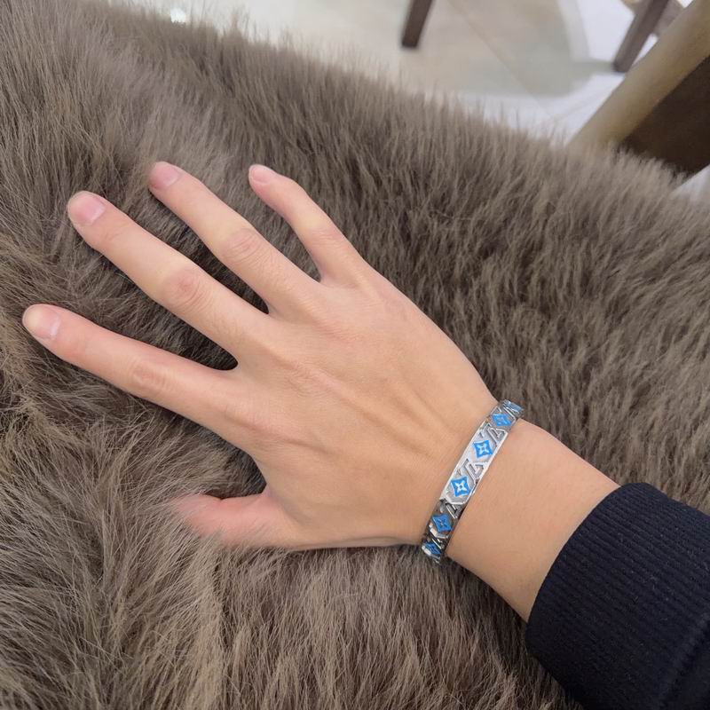 LV Bracelet 03yxs304 (18)