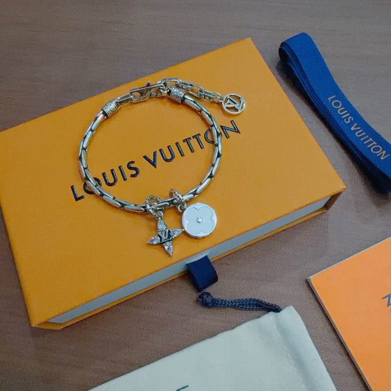 LV Bracelet 03yxs306 (2)