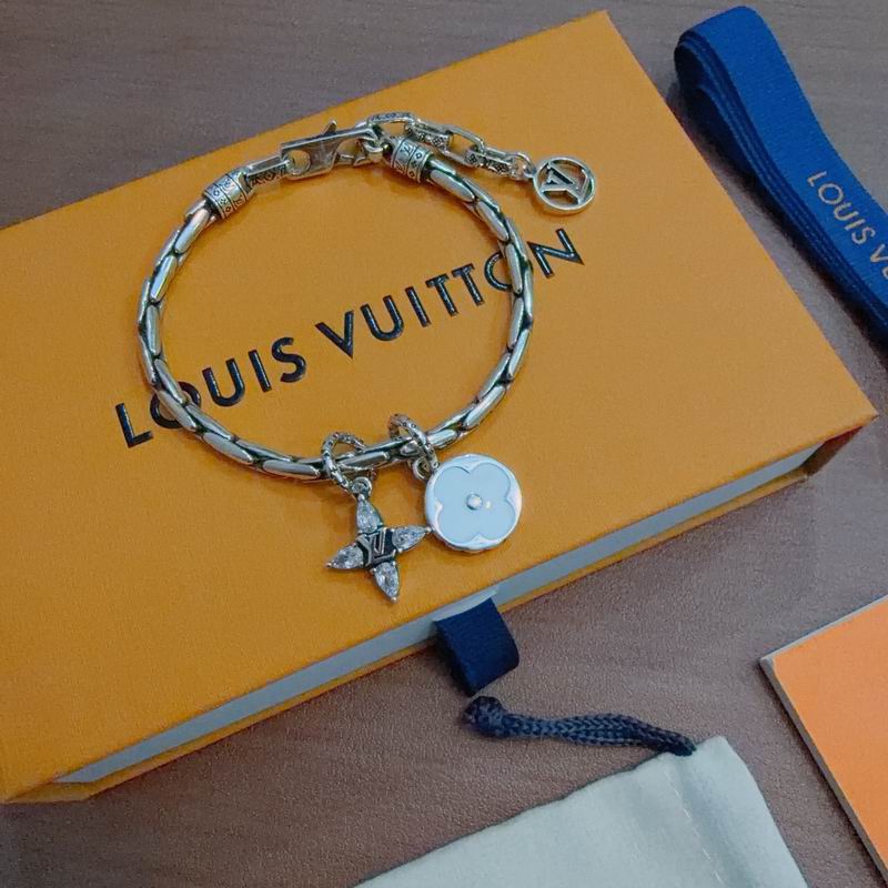 LV Bracelet 03yxs306 (5)