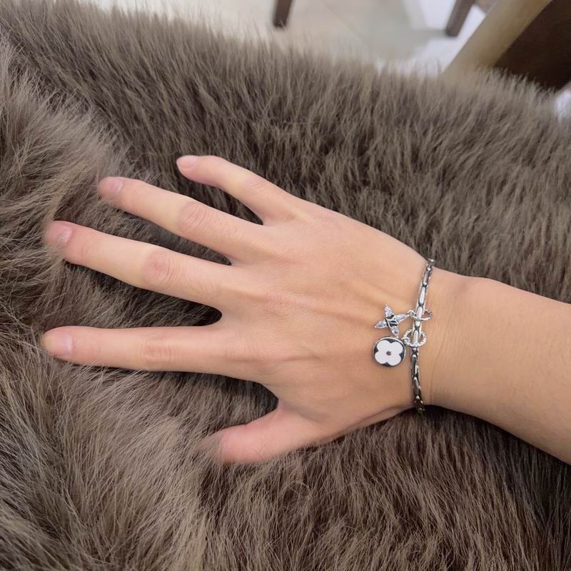 LV Bracelet 03yxs306 (9)