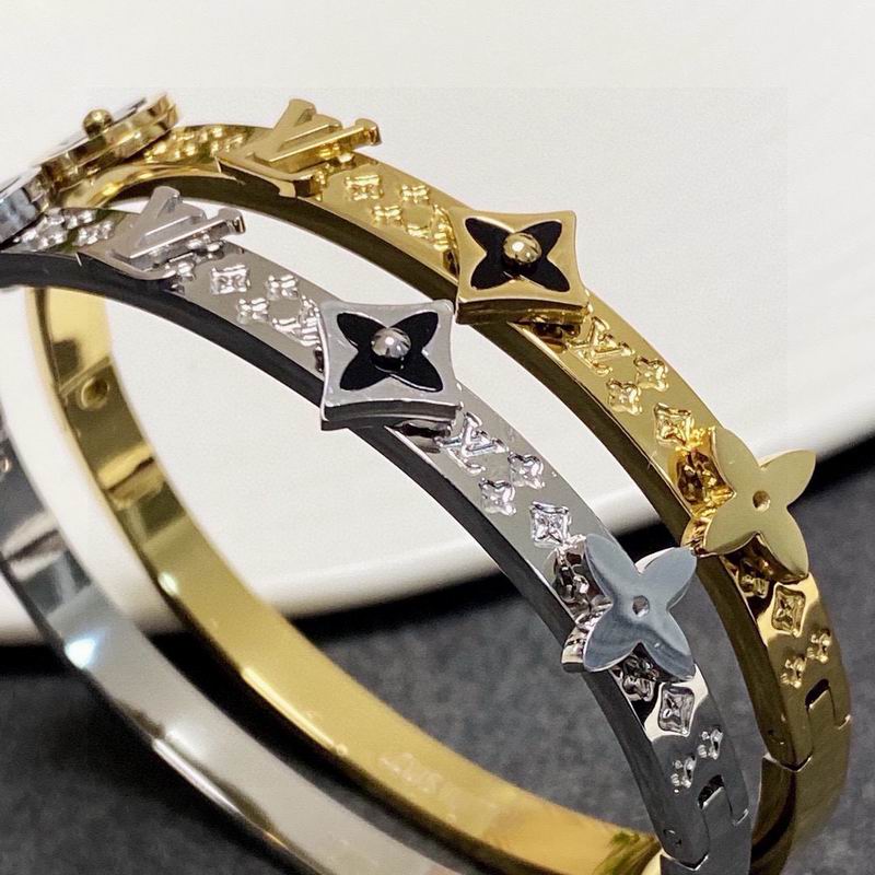 LV Bracelet 03yxs307 (1)