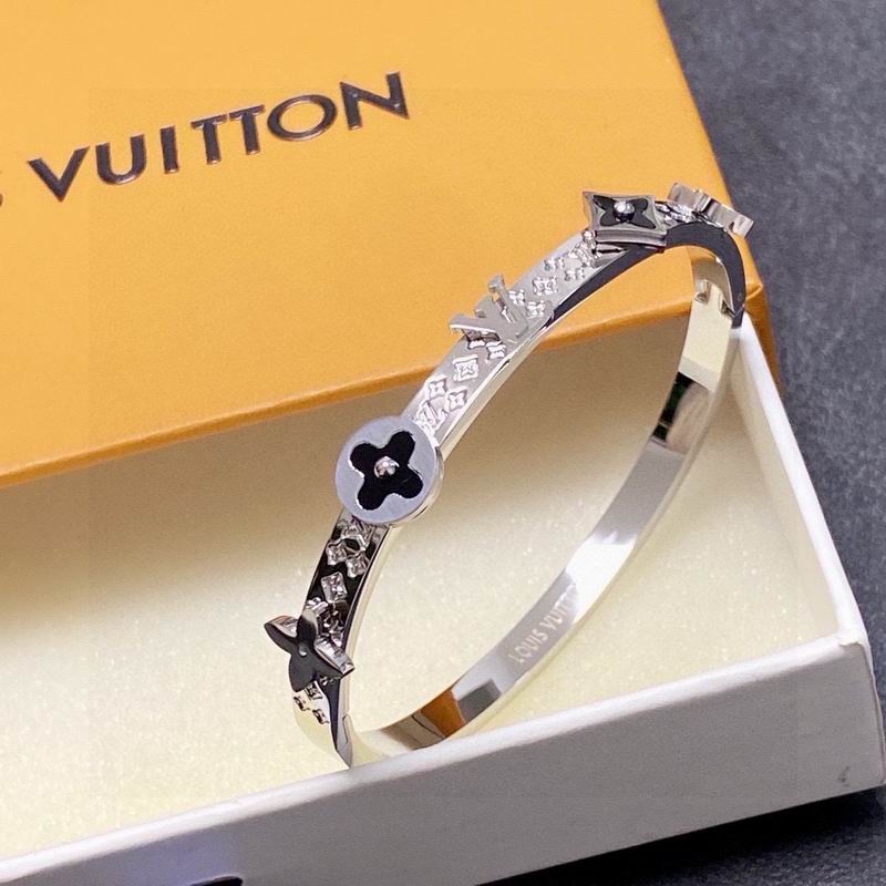 LV Bracelet 03yxs307 (7)