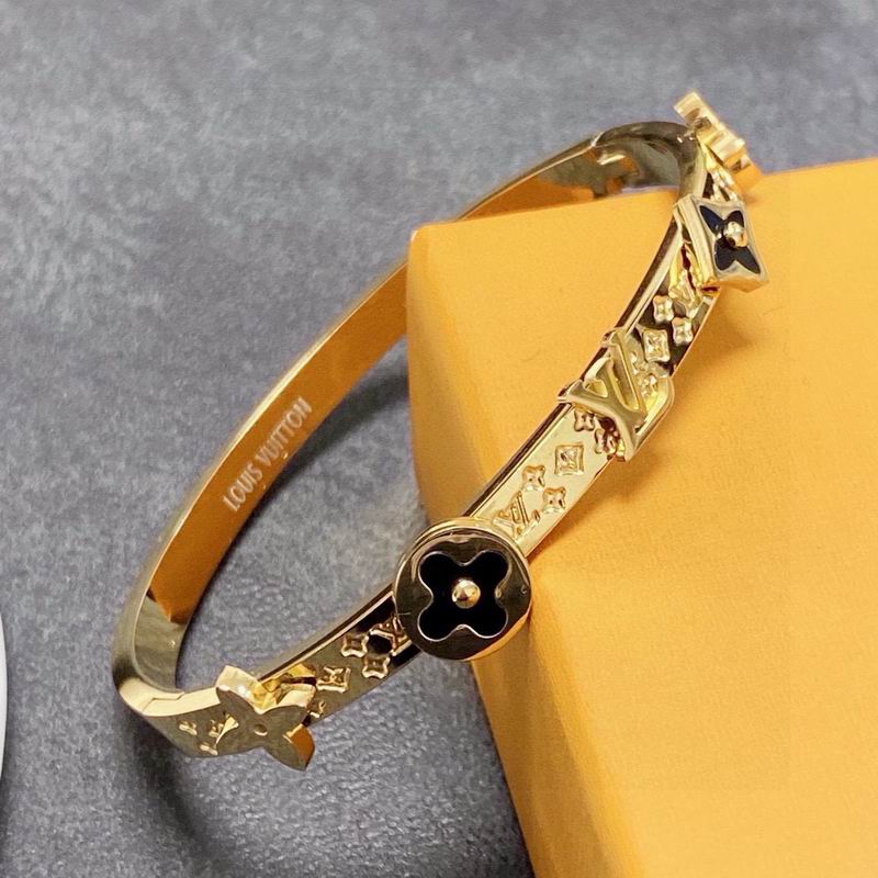 LV Bracelet 03yxs307 (8)