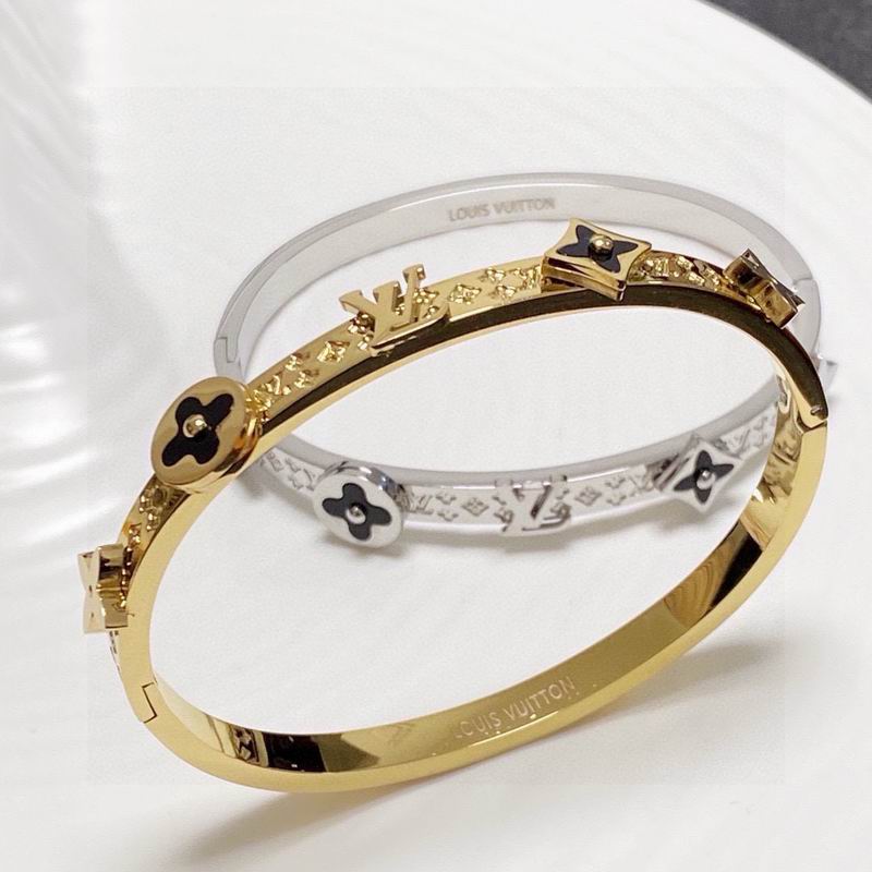 LV Bracelet 03yxs307 (9)