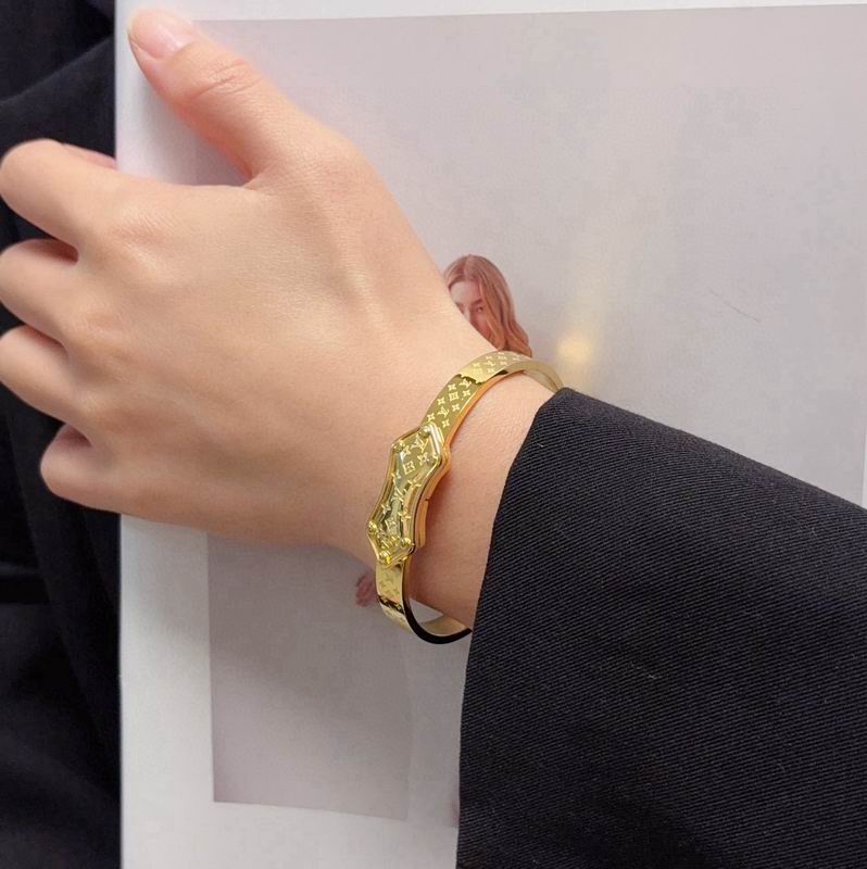 LV Bracelet 03yxs309 (2)