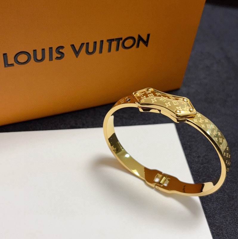LV Bracelet 03yxs309 (5)