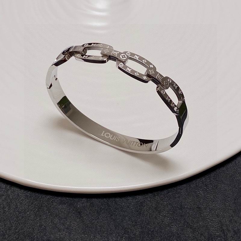 LV Bracelet 03yxs310 (2)