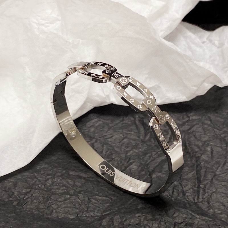LV Bracelet 03yxs310 (5)
