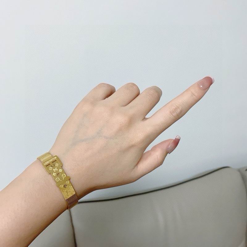 LV Bracelet 03yxs311 (2)
