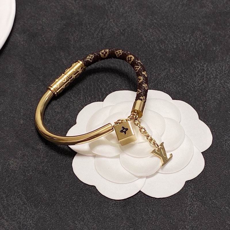 LV Bracelet 03yxs312 (6)