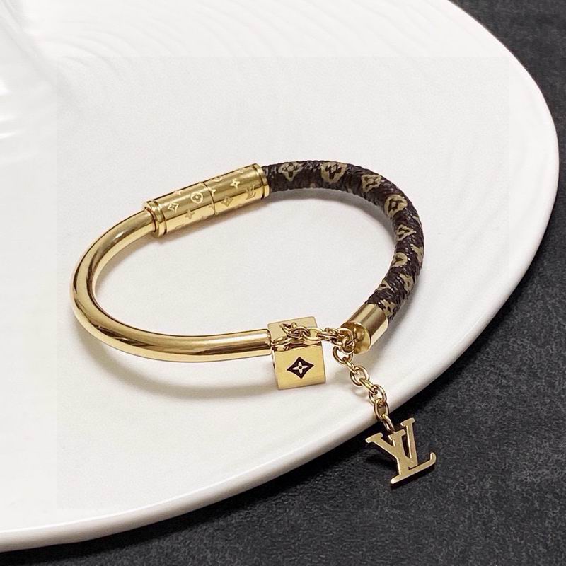 LV Bracelet 03yxs312 (7)
